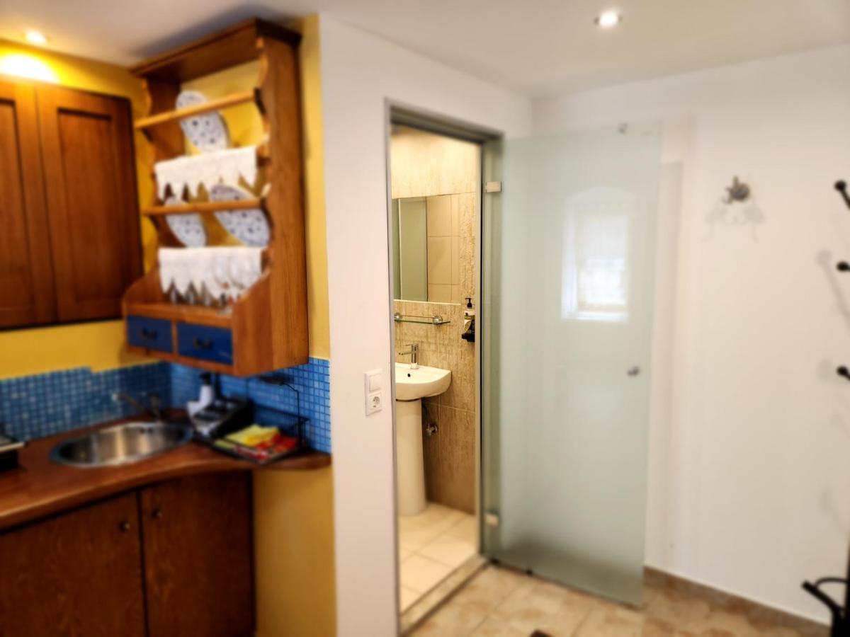 Lindos Boutique - Adults Only Apartment ภายนอก รูปภาพ