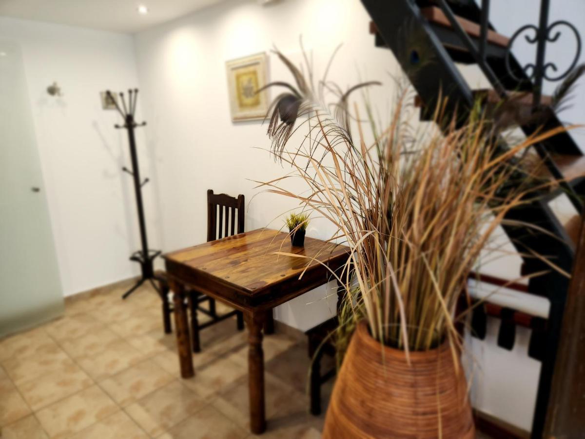 Lindos Boutique - Adults Only Apartment ภายนอก รูปภาพ