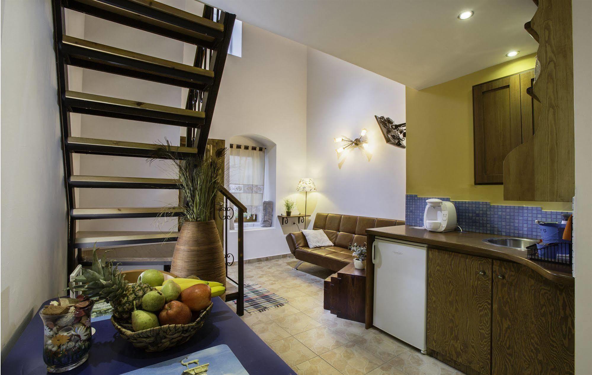 Lindos Boutique - Adults Only Apartment ภายนอก รูปภาพ